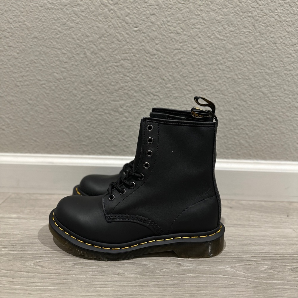 Dr. Martens Black